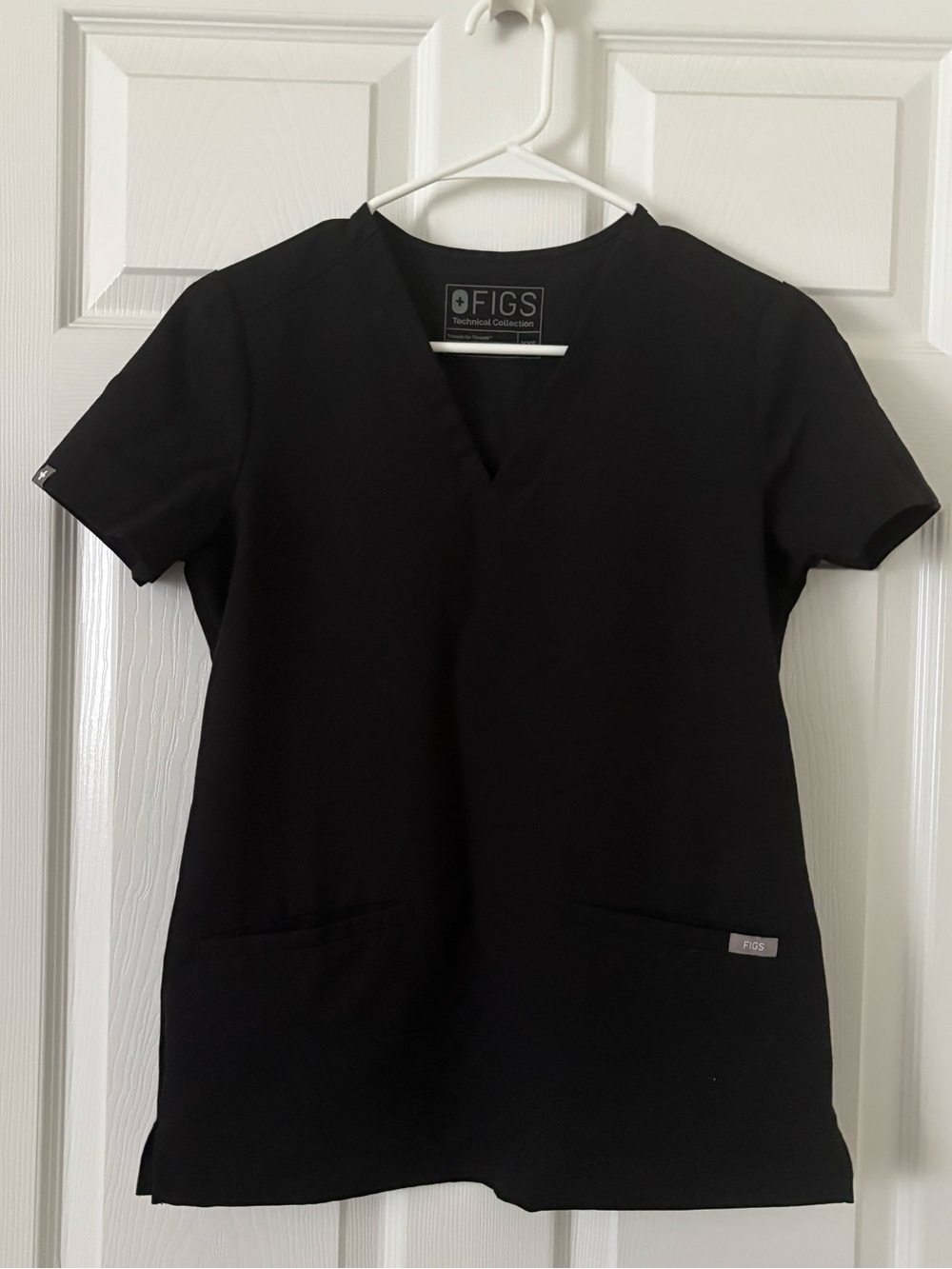 FIGS Black V-Neck Short Sleeve Scrub Top
